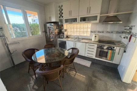 Casa à venda com 4 quartos, sendo 2 suítes, no condomínio Milennium, Valinhos - SP