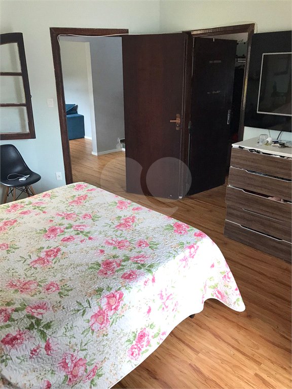 Sobrado à venda com 3 suítes em Vila Oliveira, Mogi das Cruzes, SP