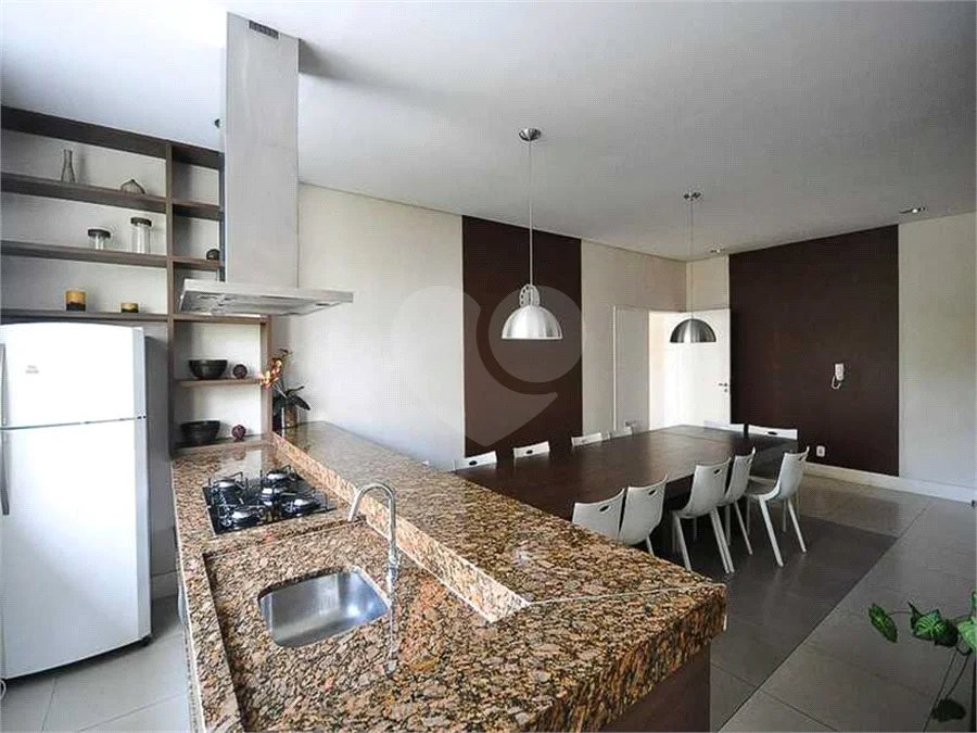 Apartamento à venda com 3 quartos, sendo 1 suíte,  em Vila Andrade, São Paulo, SP