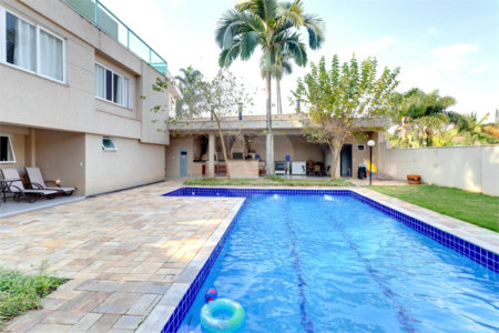 Casa à venda com 5 suítes em Jardim Marajoara, São Paulo, SP
