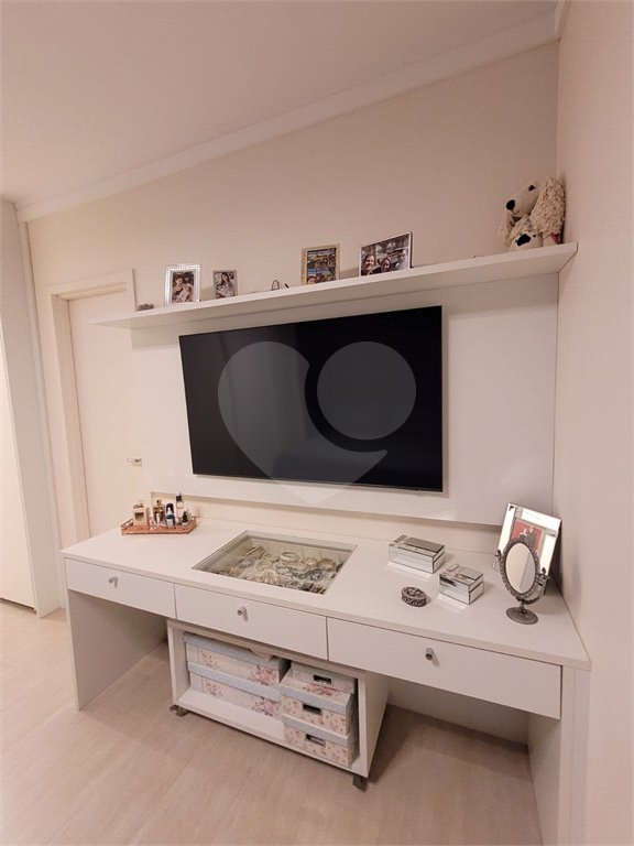 Apartamento à venda com 3 quartos, sendo 1 suíte,  em Vila Suissa, Mogi das Cruzes, SP