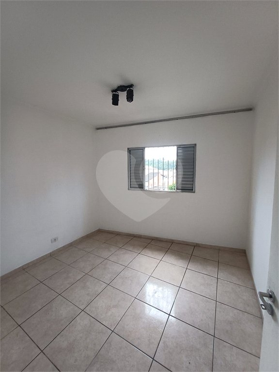 Casa à venda com 3 quartos, sendo 1 suíte, em Jardim Santo Elias, São Paulo, SP
