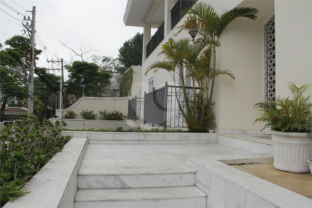 Casa à venda ou para alugar com 5 suítes em Jardim Leonor, São Paulo, SP