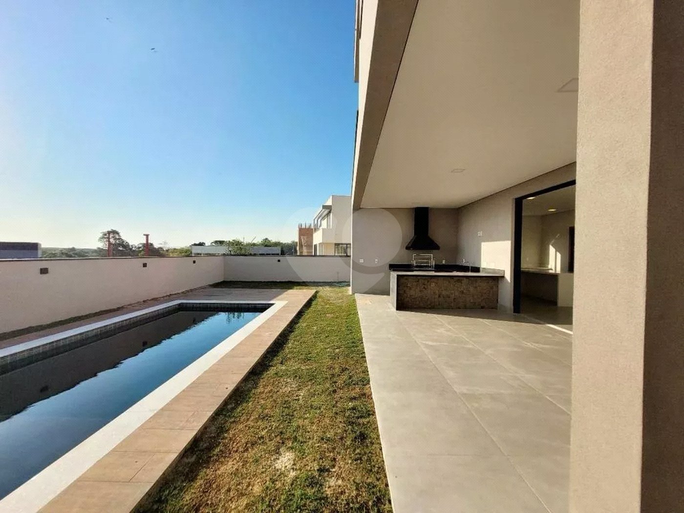 Casa à venda com 5 quartos, sendo 4 suítes,  no condomínio Alphaville Nova Esplanada 3, Votorantim - SP