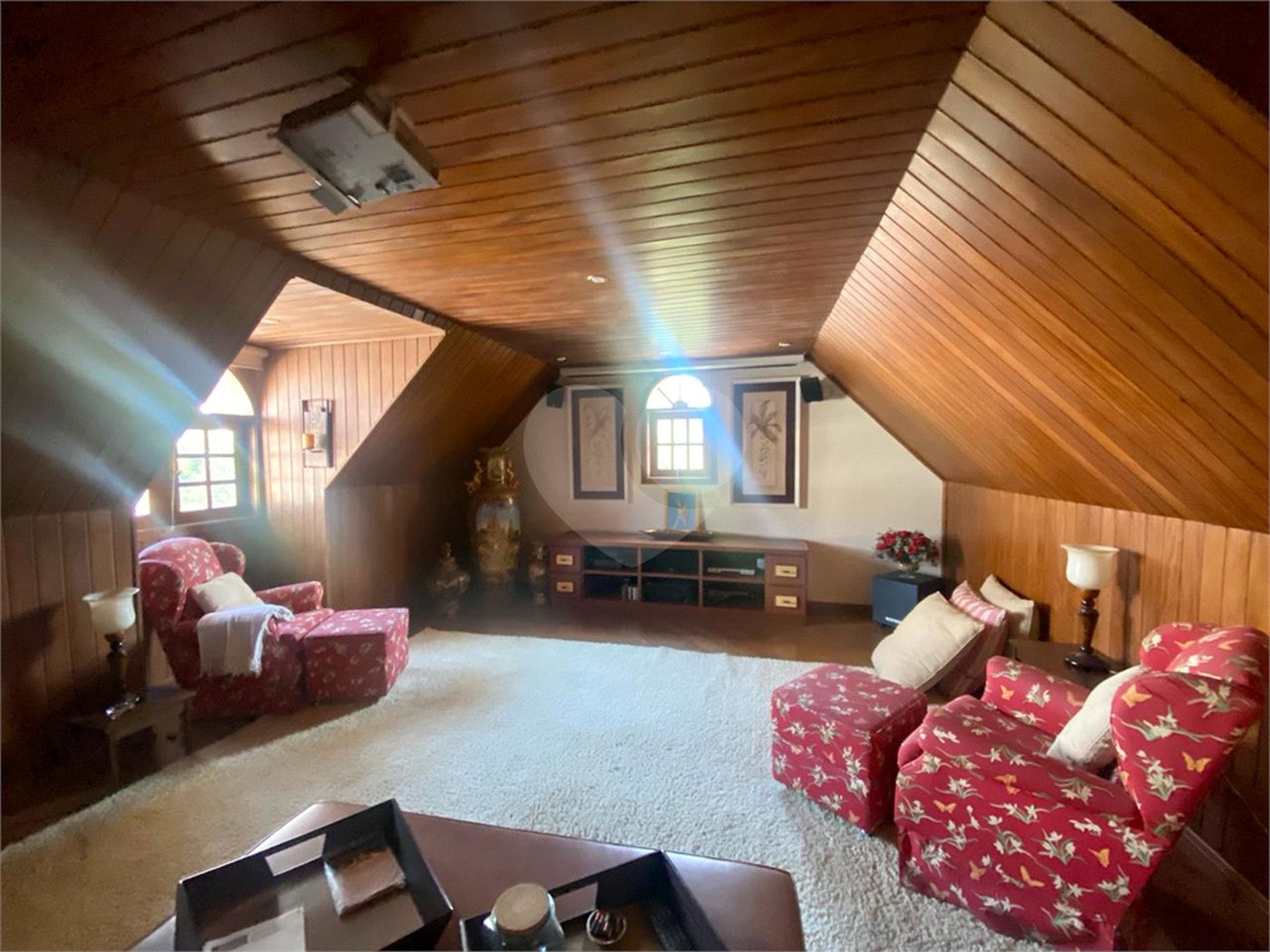 Casa à venda com 4 quartos, sendo 3 suítes, em Jardim Maia, Guarulhos, SP
