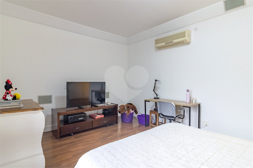 Casa à venda com 3 quartos, sendo 1 suíte, em Jardim Paulistano, São Paulo, SP