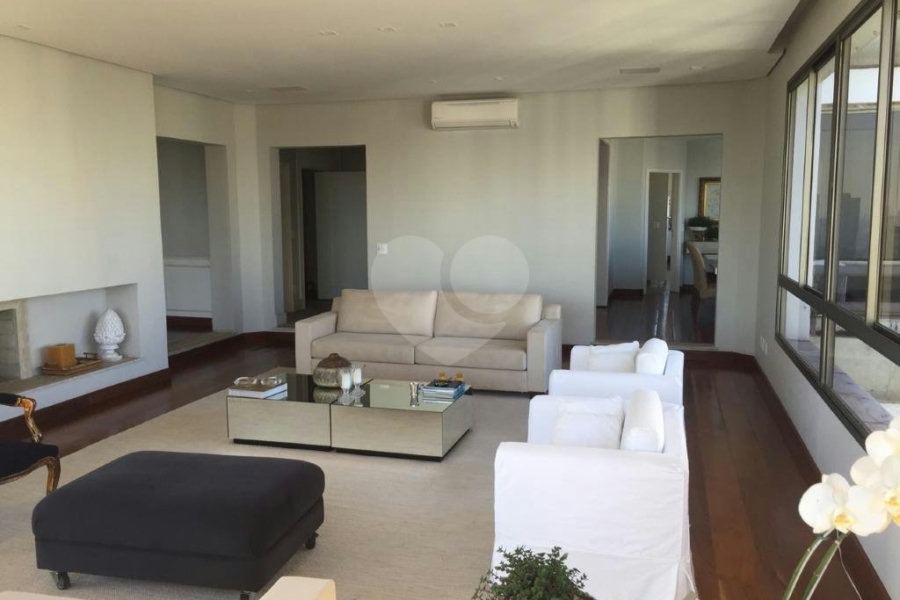 Apartamento à venda ou para alugar com 4 suítes em Morumbi, São Paulo, SP