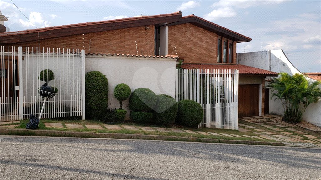 Casa de Vila à venda com 3 quartos, sendo 2 suítes, em Jardim Emília, Sorocaba, SP