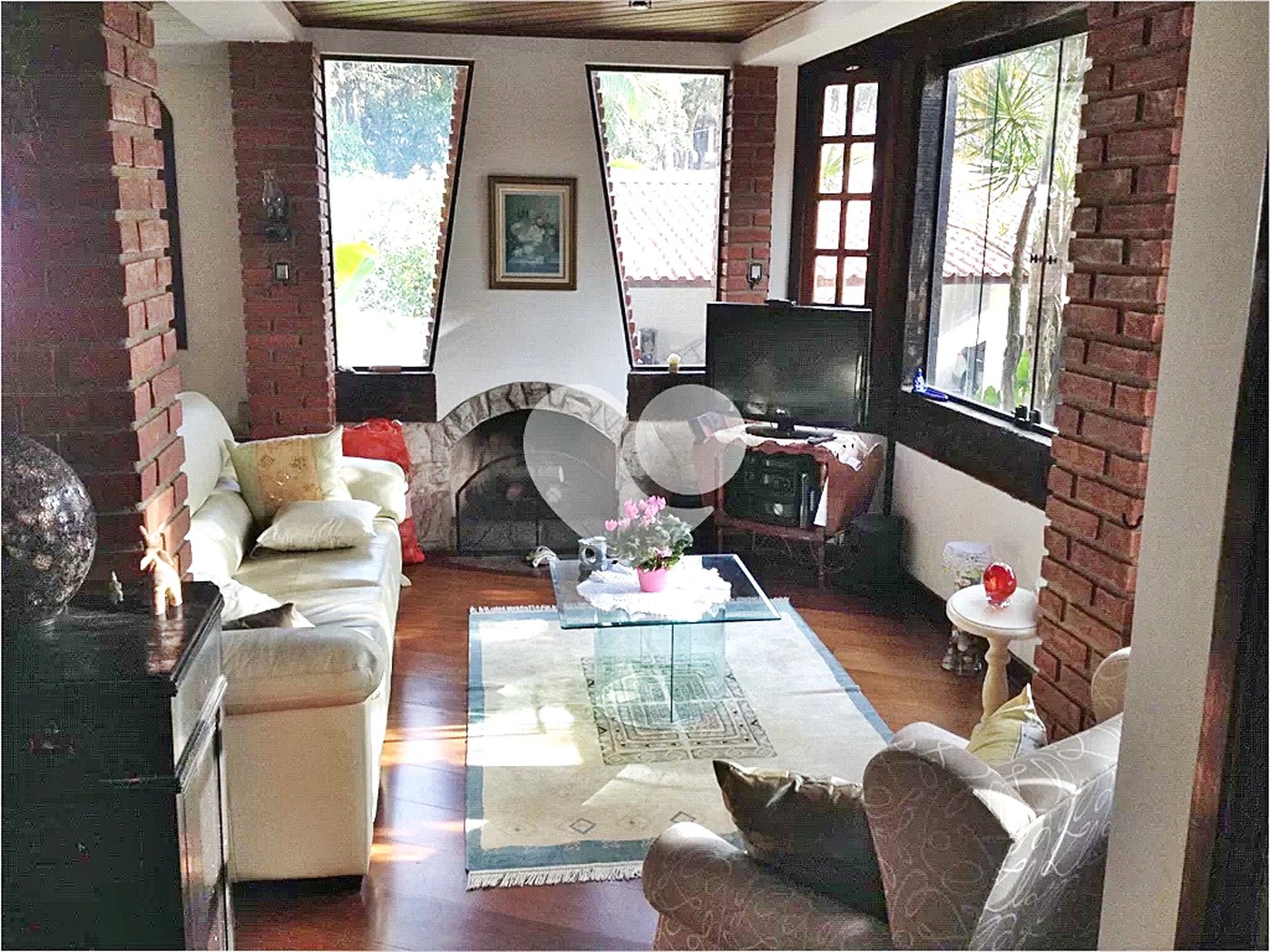 Casa à venda com 4 quartos, sendo 1 suíte, no condomínio Associação Reserva das Hortênsias, Mairiporã - SP