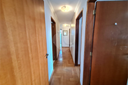 Apartamento à venda com 4 quartos, sendo 1 suíte,  em Vila Ipojuca, São Paulo, SP