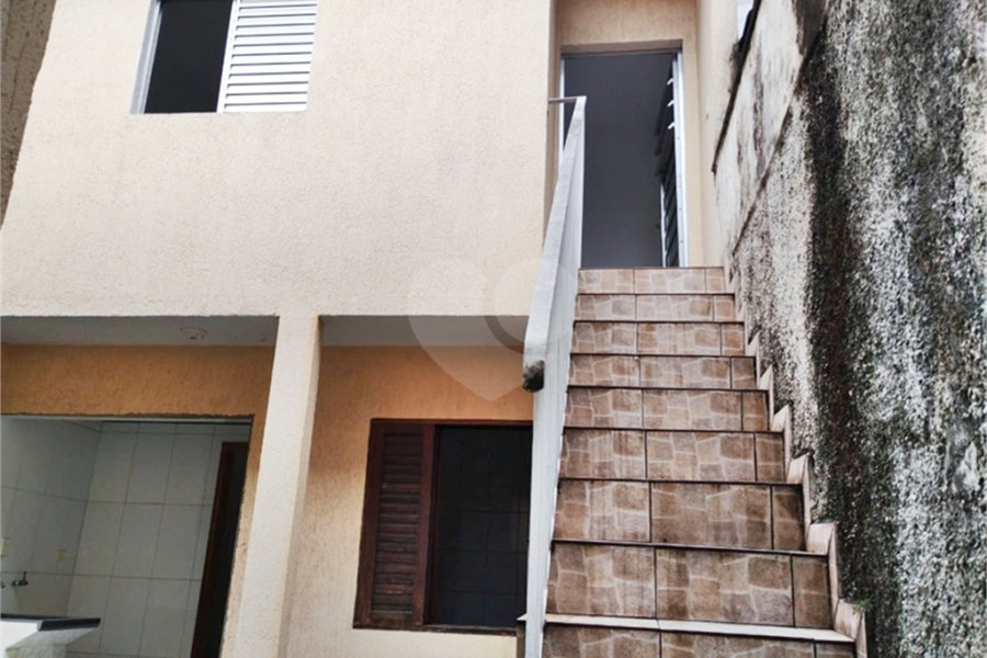 Sobrado à venda com 2 quartos em Vila Nivi, São Paulo, SP