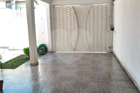 Casa à venda com 4 quartos, sendo 1 suíte, em Parque Santa Rosa, Suzano, SP