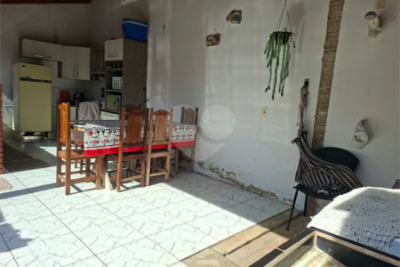 Casa à venda com 3 quartos em Cambuí, Itapetininga, SP