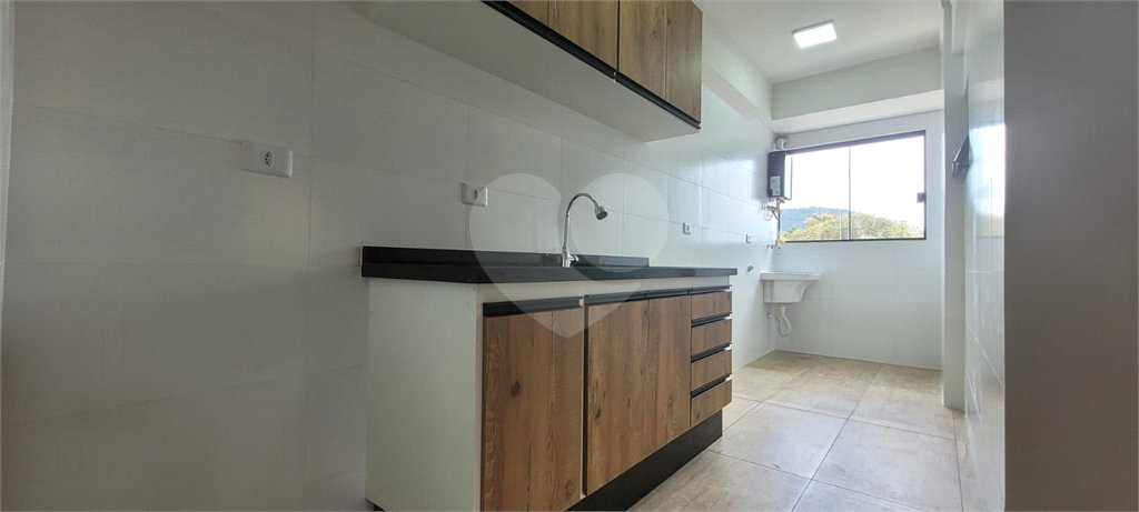 Apartamento para alugar com 2 quartos, sendo 1 suíte, em Jardim Carambeí, São Roque, SP