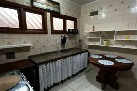Sobrado à venda com 3 quartos, sendo 1 suíte,  em Jardim Ester, São Paulo, SP