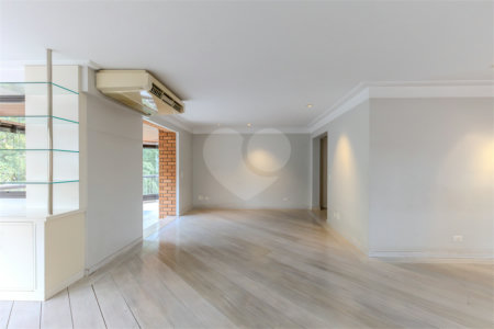 Apartamento à venda com 4 suítes em Moema, São Paulo, SP