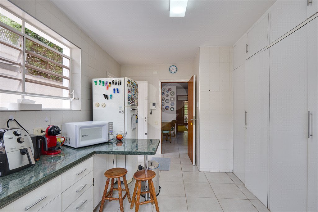 Sobrado à venda com 4 quartos, sendo 1 suíte, em Granja Julieta, São Paulo, SP