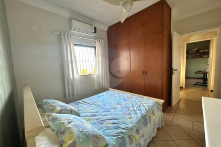 Sobrado à venda com 3 quartos, sendo 1 suíte,  em Parque dos Bandeirantes, Ribeirão Preto, SP