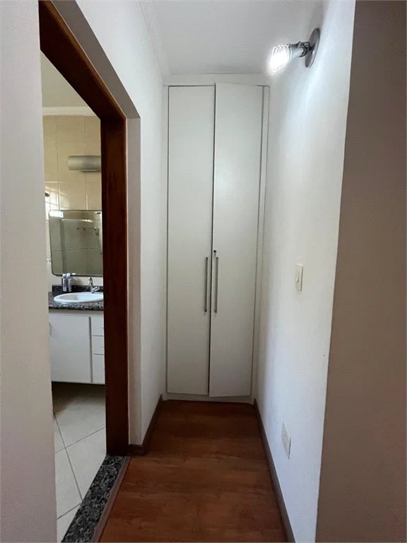 Sobrado à venda com 4 quartos, sendo 1 suíte, em Vila Cordeiro, São Paulo, SP
