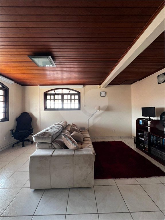 Sobrado à venda com 3 quartos, sendo 2 suítes,  em Alto Ipiranga, Mogi das Cruzes, SP
