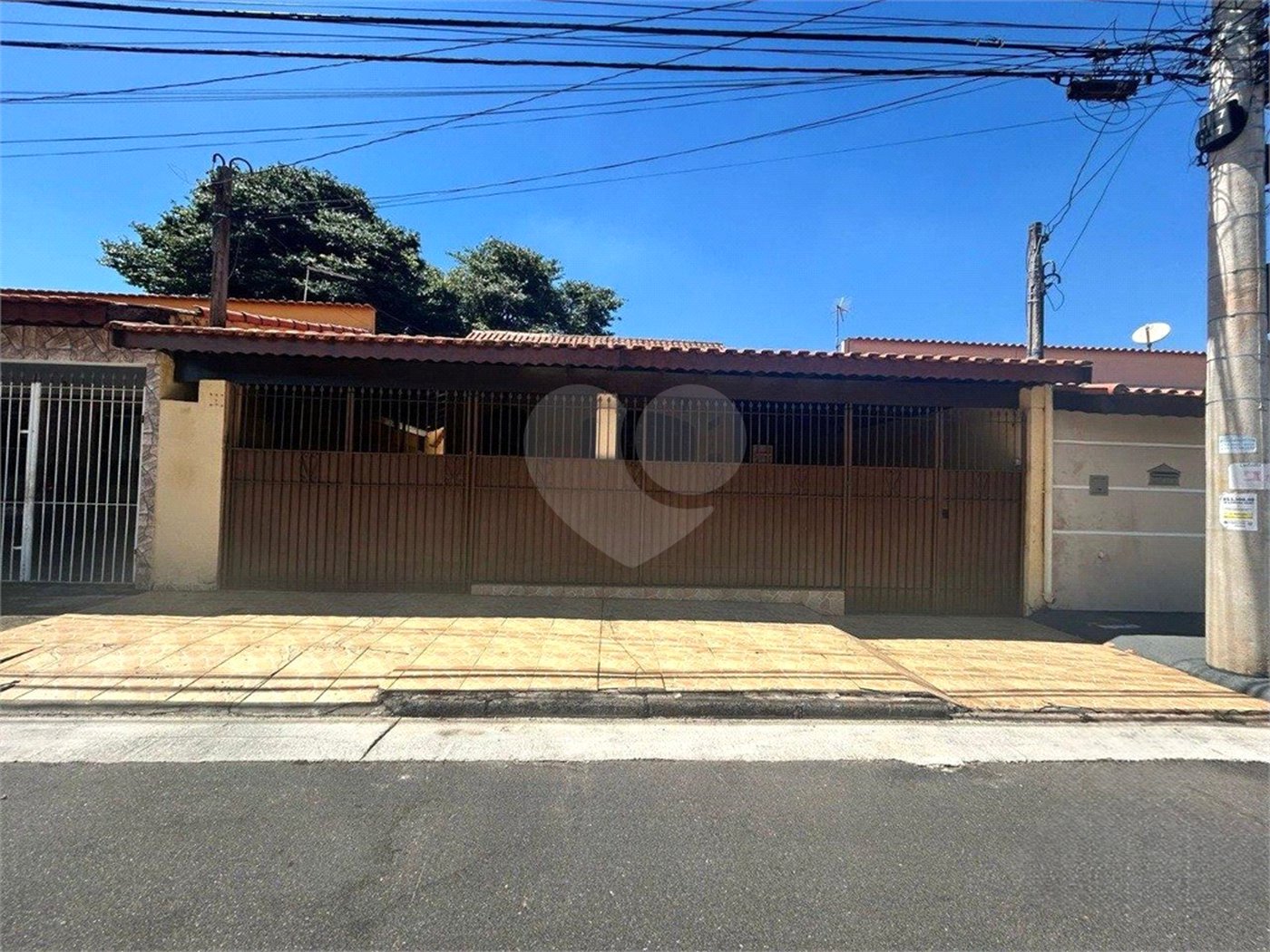 Casa à venda com 3 quartos, sendo 1 suíte,  em Éden, Sorocaba, SP