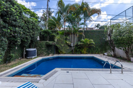 Casa à venda com 4 quartos, sendo 2 suítes,  no condomínio Los Alámos, São Paulo - SP