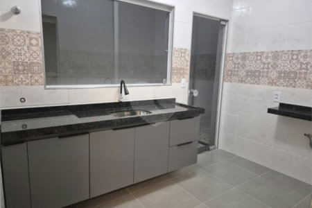 Casa de Vila à venda com 3 quartos, sendo 1 suíte, em Jardim Wanel Ville V, Sorocaba, SP