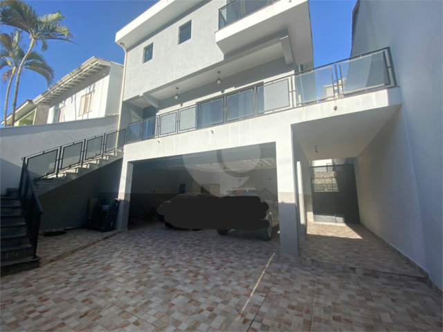 Sobrado à venda com 3 quartos, sendo 1 suíte,  em Tremembé, São Paulo, SP