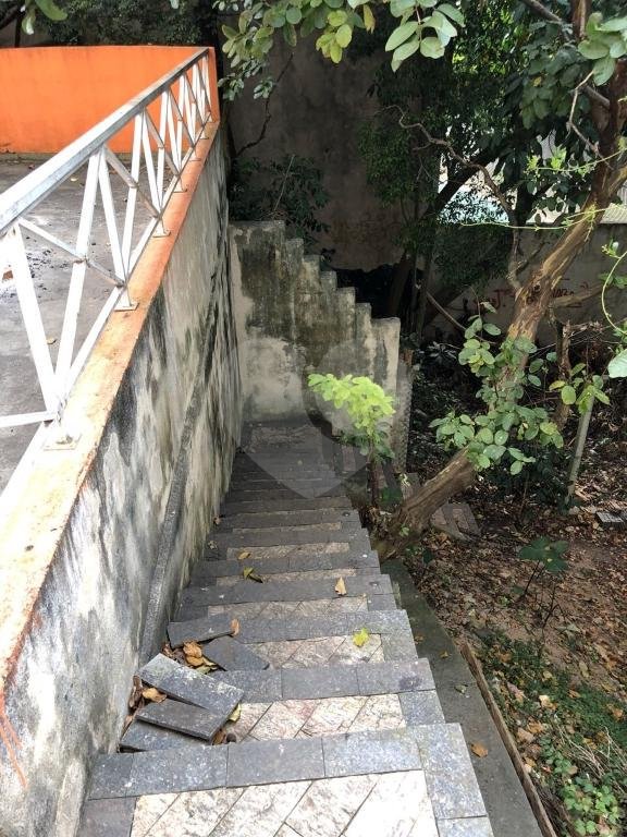 Sobrado à venda com 4 quartos, sendo 1 suíte, em Santa Teresinha, São Paulo, SP