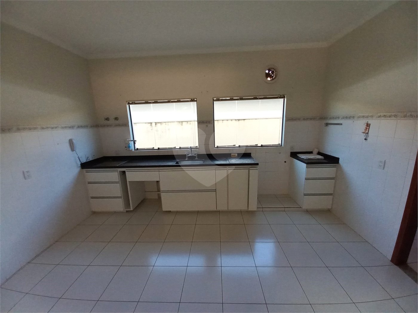 Casa Térrea no Condomínio Damha I,