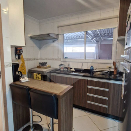Sobrado à venda com 2 suítes em Vila Constança, São Paulo, SP