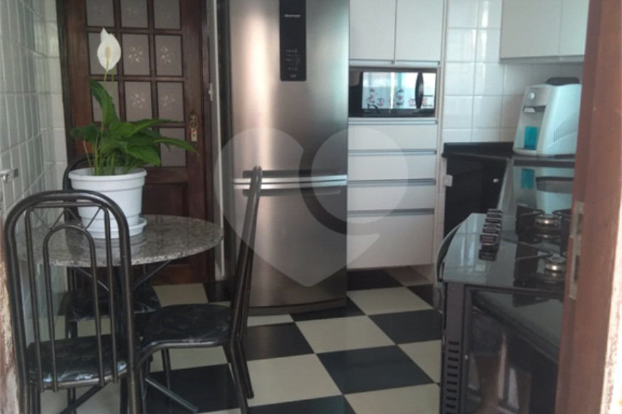 Sobrado à venda com 3 quartos, sendo 1 suíte, em Tremembé, São Paulo, SP