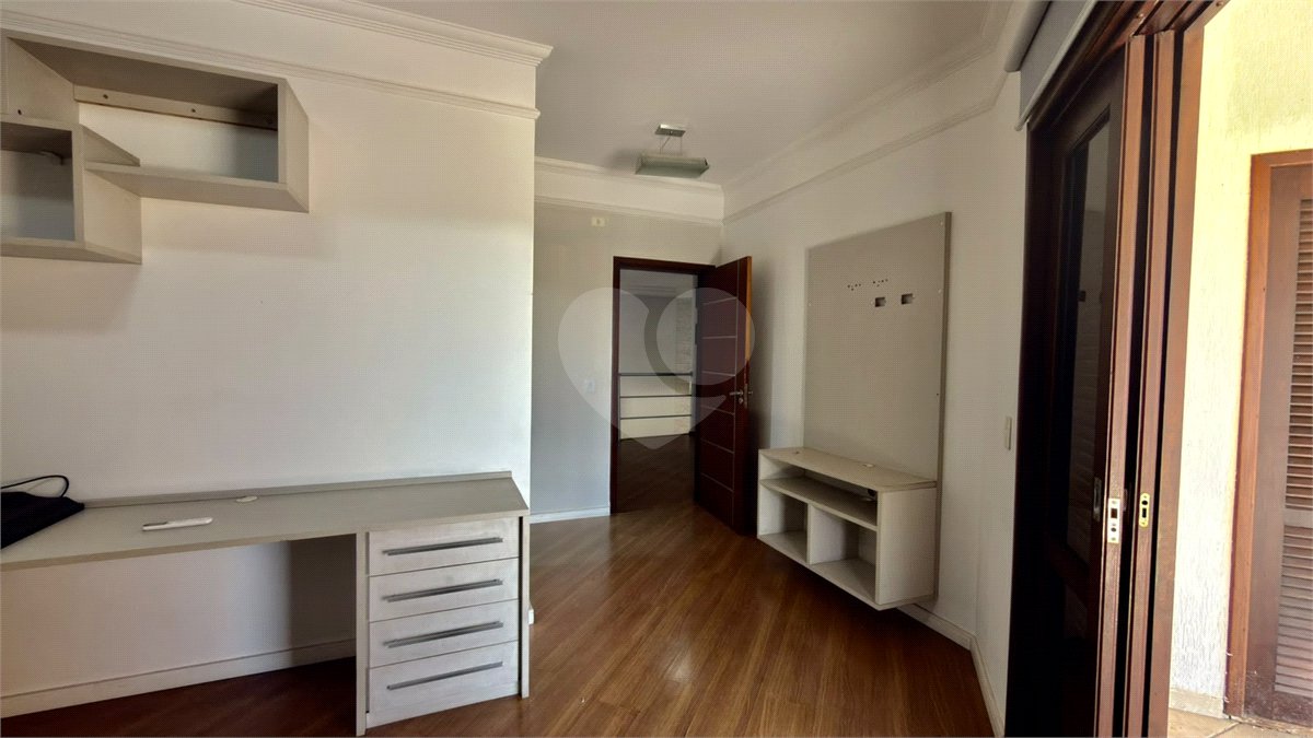Casa à venda com 4 suítes no condomínio Parque Village Castelo, Itu - SP