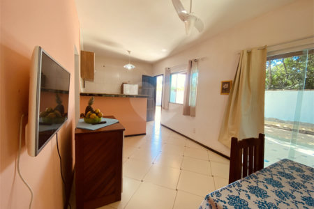 Casa em condomínio para alugar com 2 quartos, sendo 1 suíte, em Caravelas, Armação dos Búzios, RJ