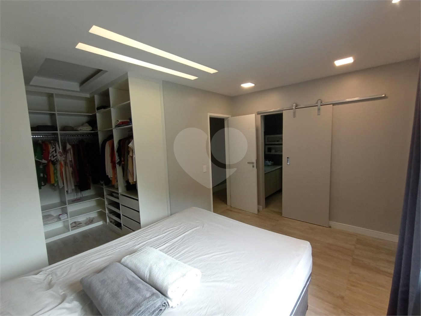 Casa à venda com 3 quartos, sendo 1 suíte, no condomínio Fazenda Cantagalo, Rio de Janeiro - RJ