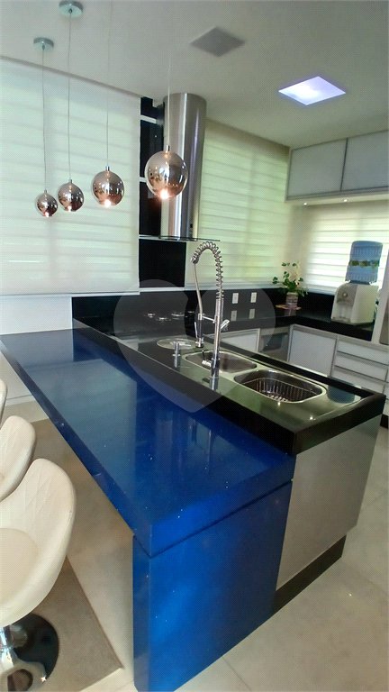 Casa à venda com 3 suítes no condomínio Figueira Garden, Atibaia - SP