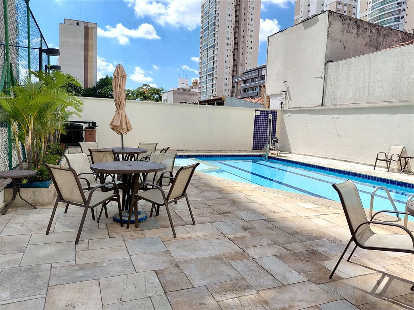 Apartamento à venda com 3 suítes em Vila Romana, São Paulo, SP