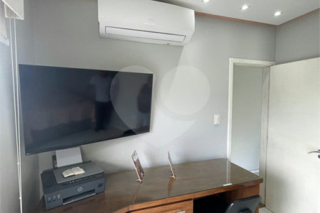 Casa à venda com 5 quartos, sendo 1 suíte, no condomínio Residencial Green Ville, Rio de Janeiro - RJ