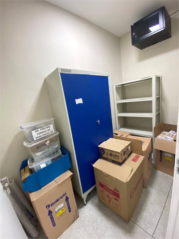 Salão Comercial para alugar em Vila Romanópolis, Ferraz de Vasconcelos, SP