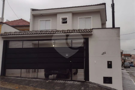 Sobrado à venda com 2 suítes em Vila Nivi, São Paulo, SP