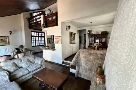 Casa à venda com 4 quartos, sendo 3 suítes, em Chácara Monte Alegre, São Paulo, SP