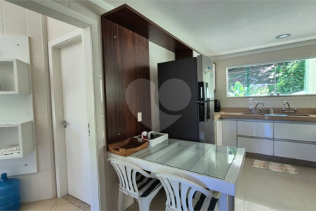 Casa à venda com 6 quartos, sendo 4 suítes, em Ferradura, Armação dos Búzios, RJ