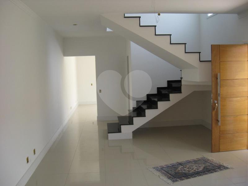Sobrado à venda com 3 suítes em Vila Rosália, Guarulhos, SP