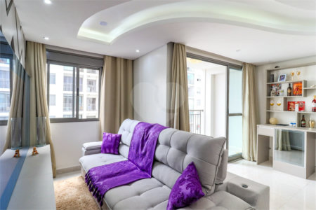 Apartamento à venda com 3 quartos, sendo 1 suíte, em Santo Amaro, São Paulo, SP