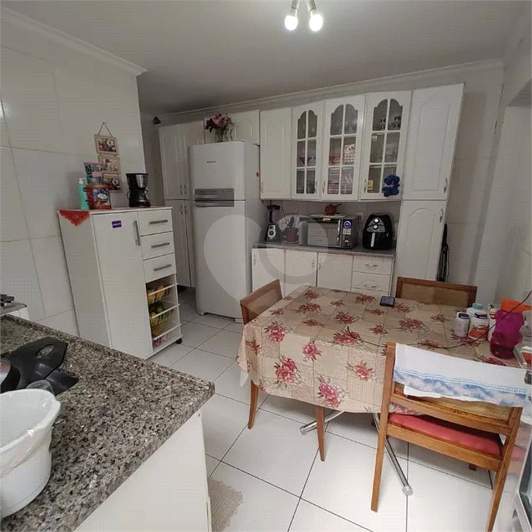Casa à venda com 2 quartos, sendo 1 suíte, em Parque Maria Domitila, São Paulo, SP