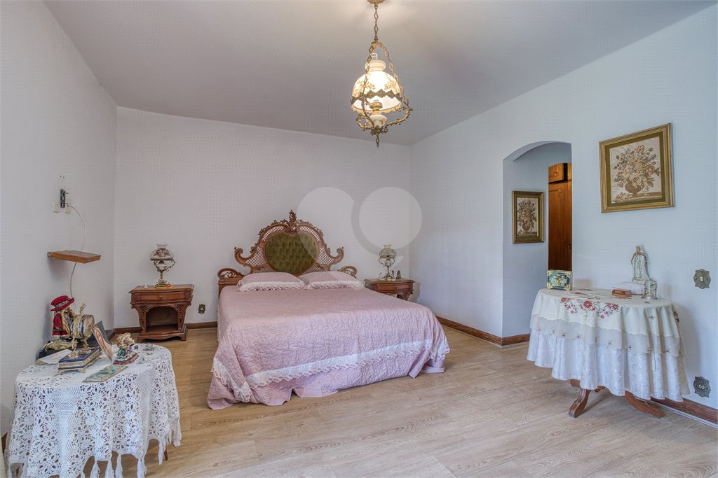 Casa Térrea à venda com 4 suítes em Jardim Cordeiro, São Paulo, SP