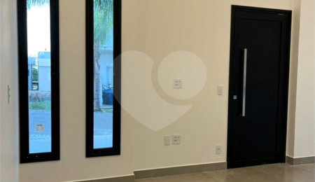 Casa à venda com 3 quartos, sendo 1 suíte,  no condomínio Portal dos Sabiás, Itu - SP