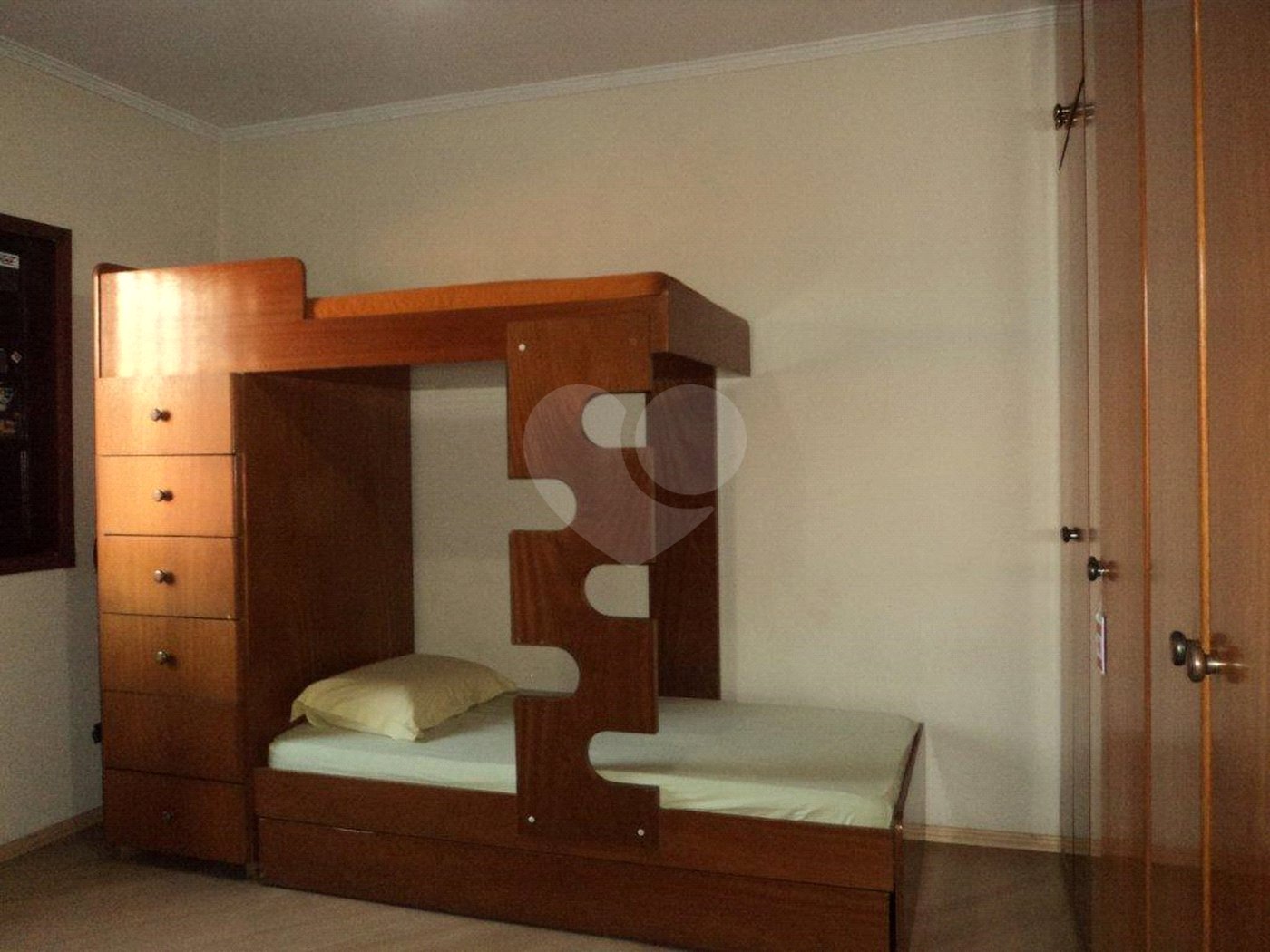 Casa à venda com 3 quartos, sendo 1 suíte, em Jardim Cláudia, São Paulo, SP