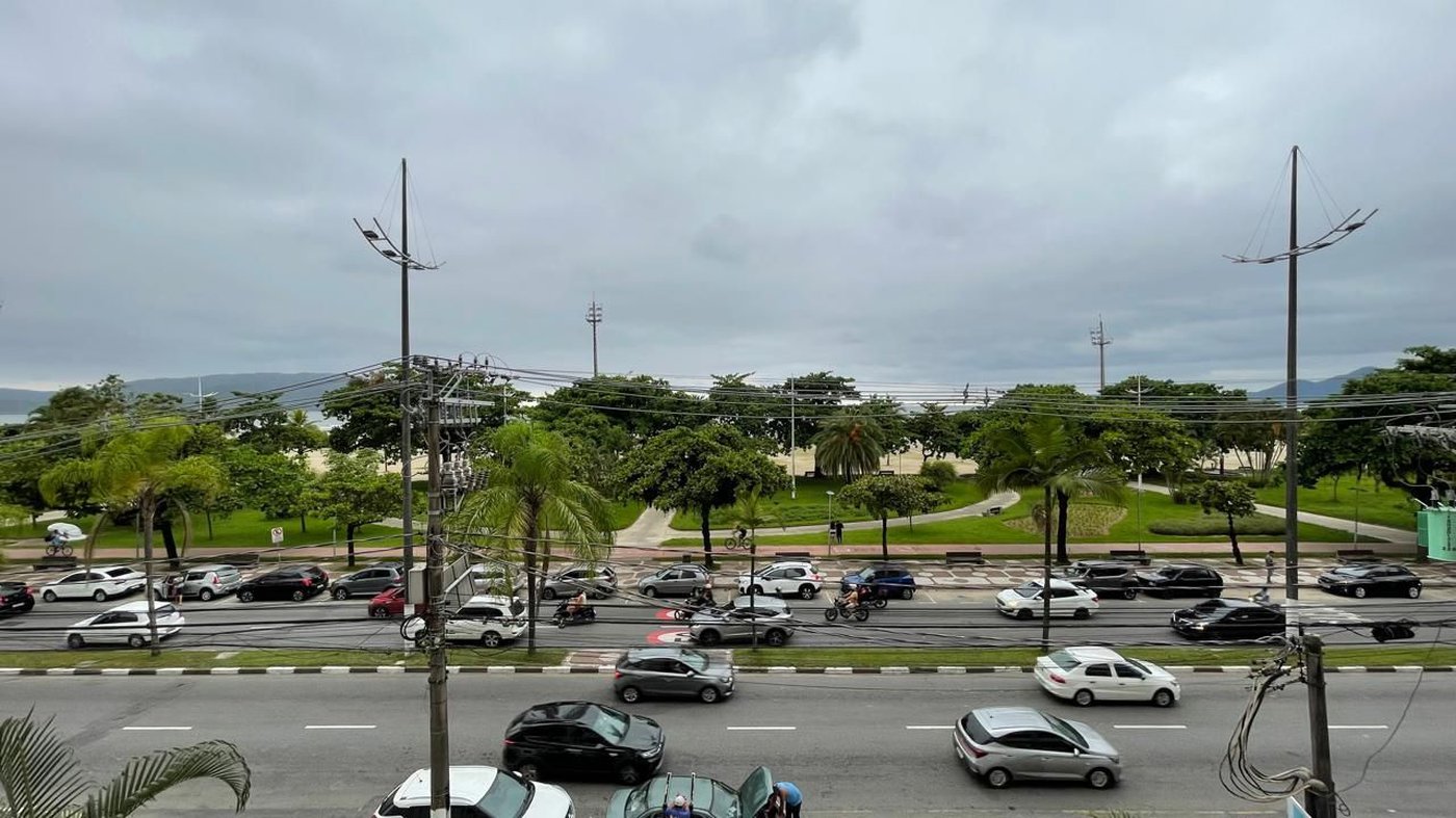 Apartamento com 3 dormitórios frente a praia à venda, 161 m² por R$ 2.200.000 - Gonzaga - Santos/SP