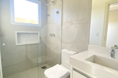 Casa à venda com 3 quartos, sendo 1 suíte, no condomínio Reserva Central Parque, Salto - SP